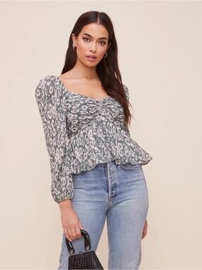 ASTR the Label Long Sleeve Sweetheart Top